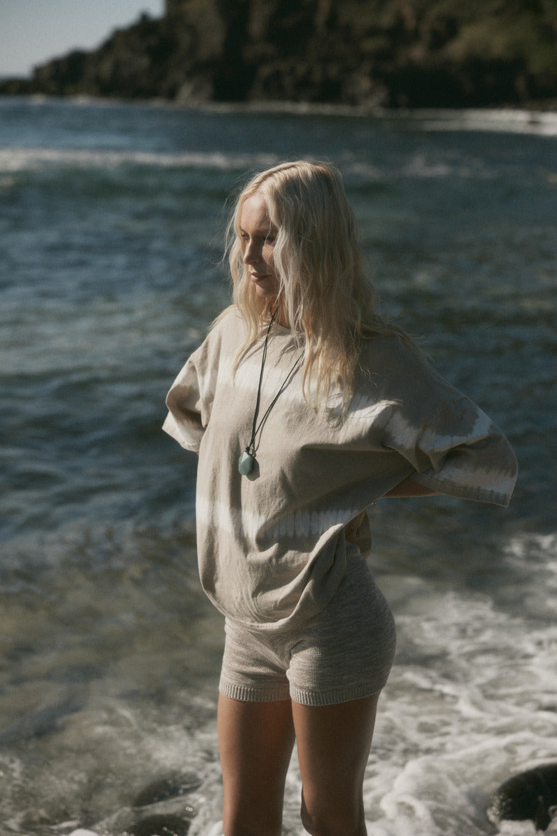 womens taupe cotton hemp tie dye tee side view