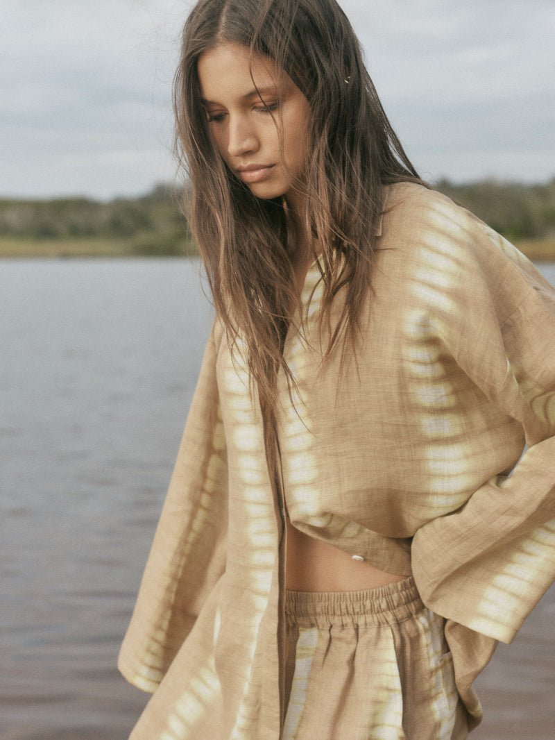 womens linen taupe tie dye shirt side view
