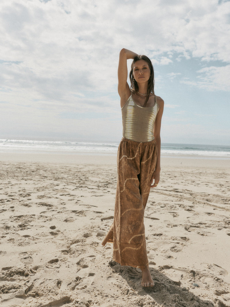 womens linen tan tie dye pant front view