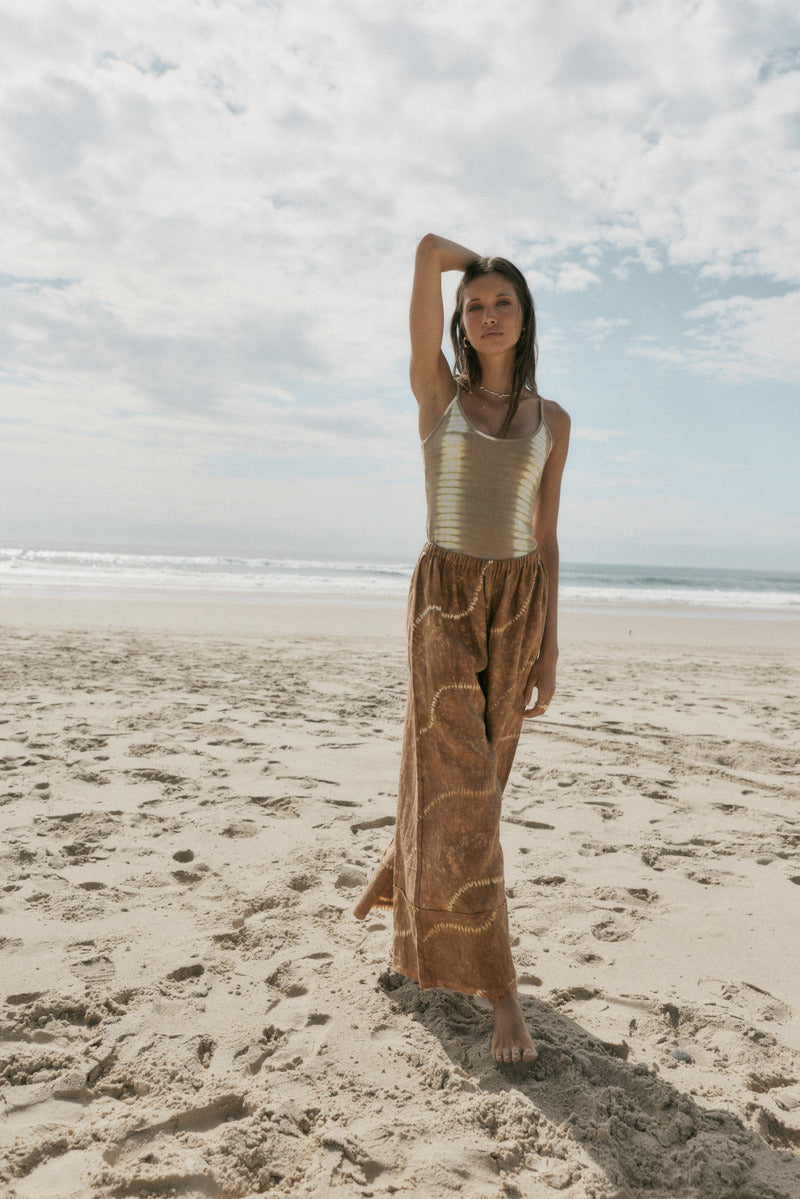 womens linen tan tie dye pant front view
