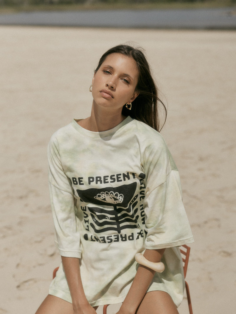 Cotton tie dye tee with artist print front view