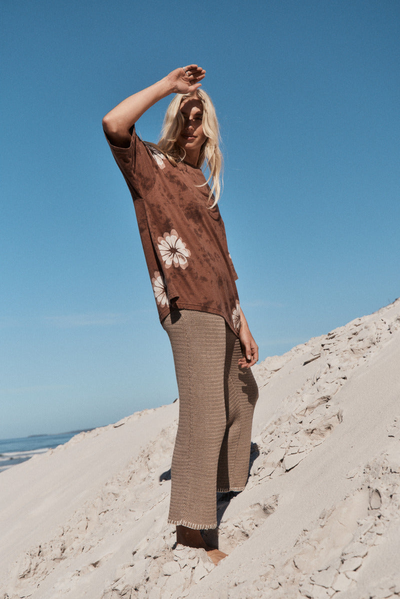 womens cotton hemp tie dye tee chocolate side view