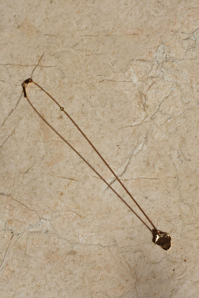 14K Gold plaited necklace with textured pendant 