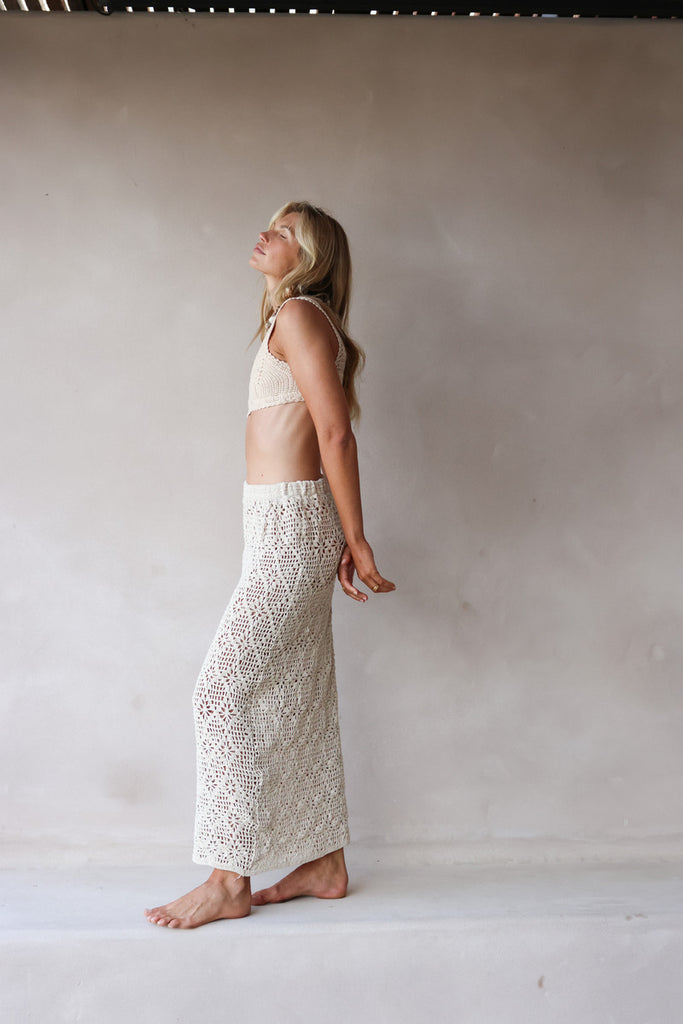 women's elasticated waist beige crochet skirt 