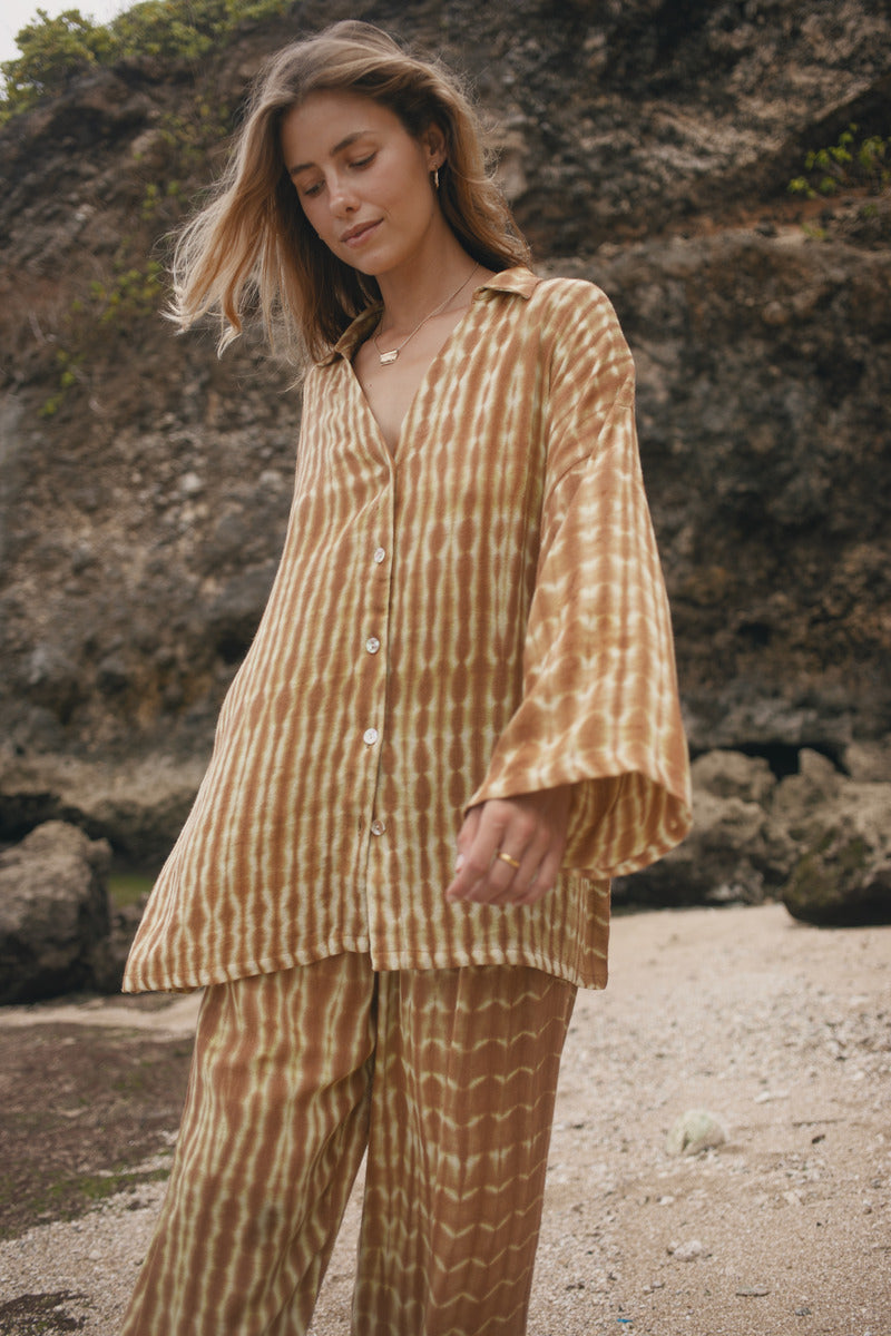 Womens tan cotton tie dye shirt