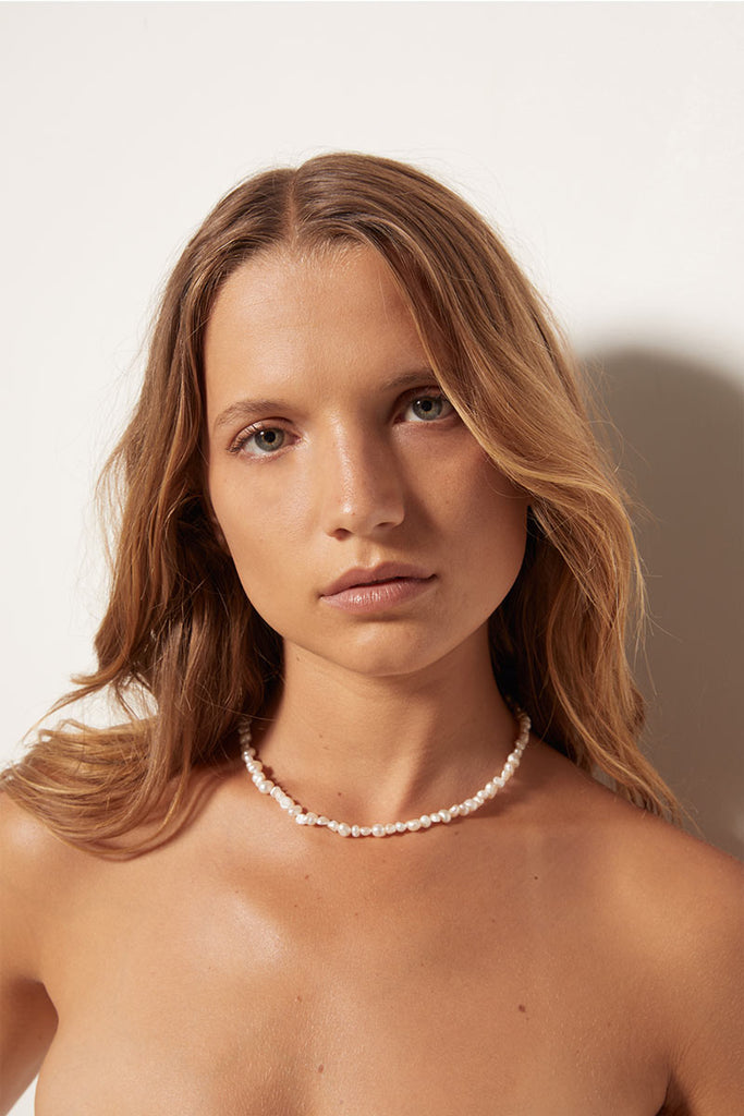 womens pearl necklace 