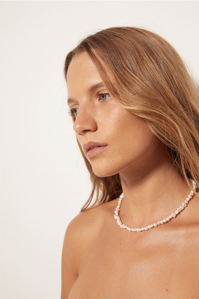 womens pearl necklace 